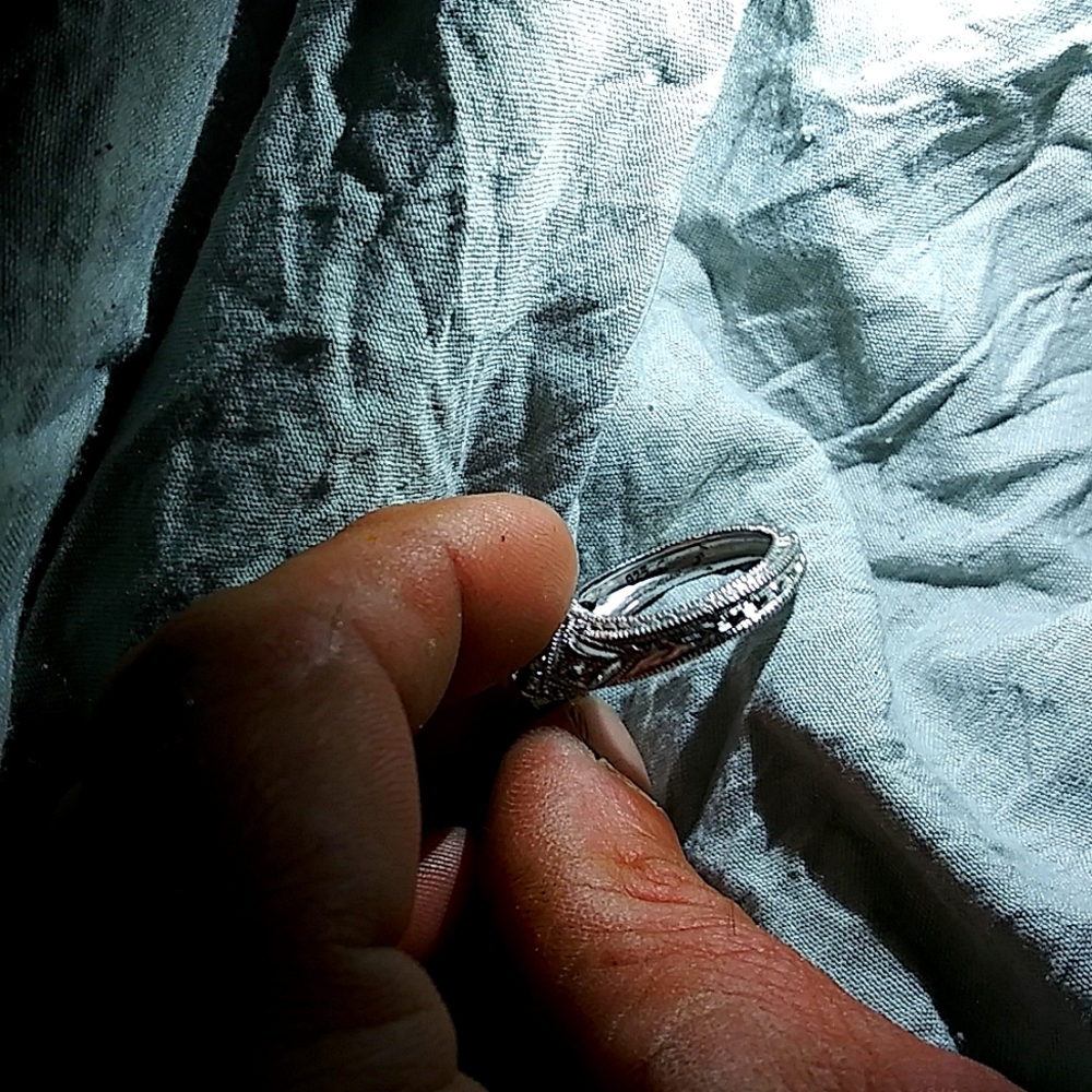 Womens Ring - Picture 4 of 5